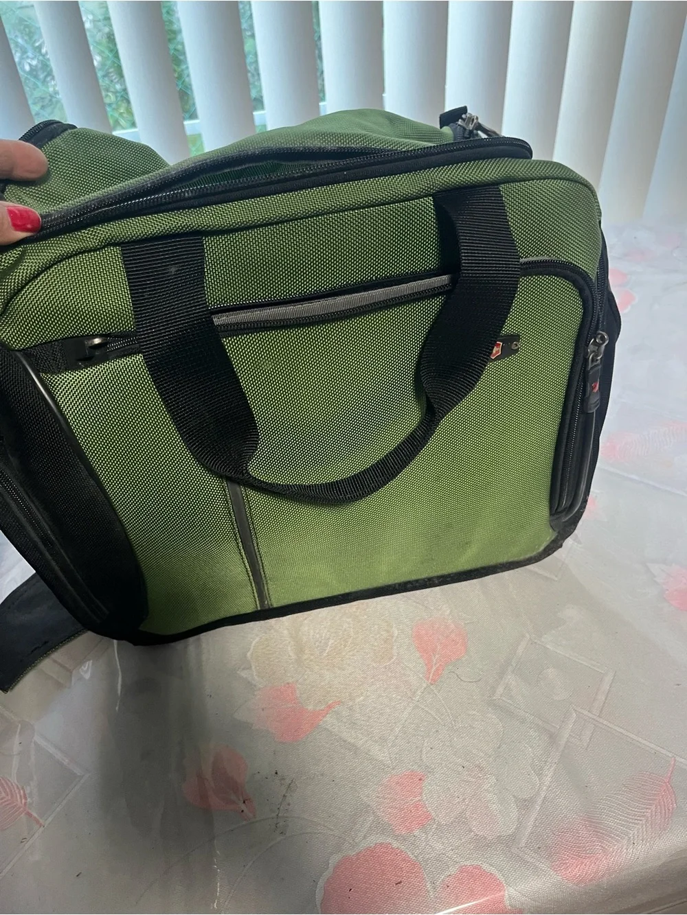 Swiss gear duffel bag Olive Green  with Padded Crossbody Strap
